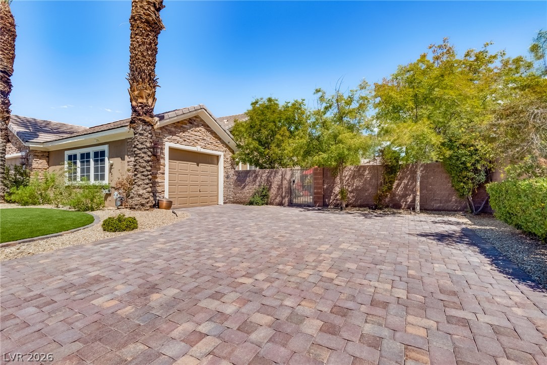 2816819 Property Photo 4