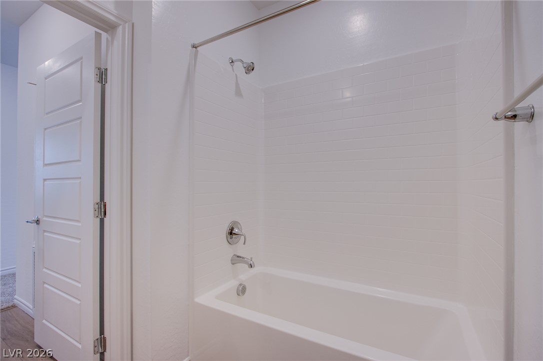 2555 Hampton Road 8201 Property Photo 18