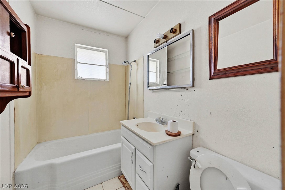 325 Vandalia Street Property Photo 11