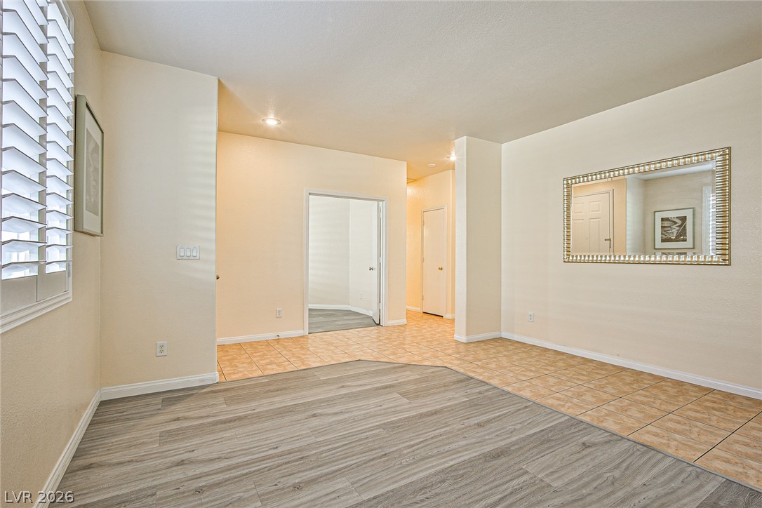 8468 Regal Hills Court Property Photo 6
