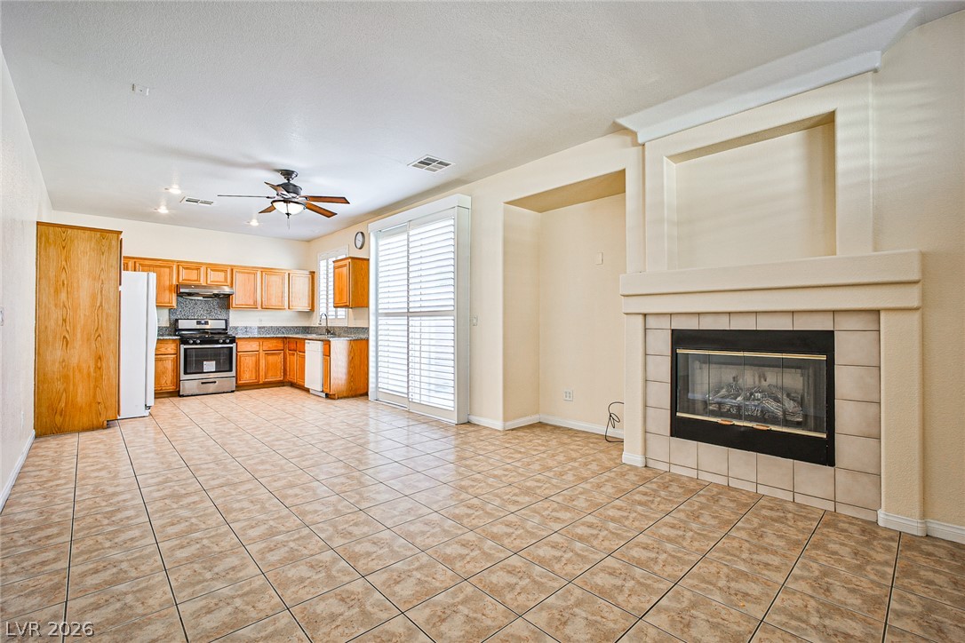 8468 Regal Hills Court Property Photo 10