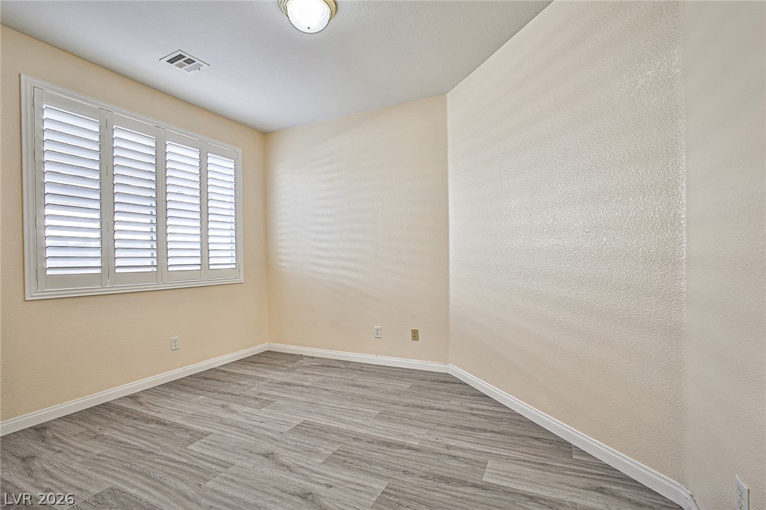 8468 Regal Hills Court Property Photo 16