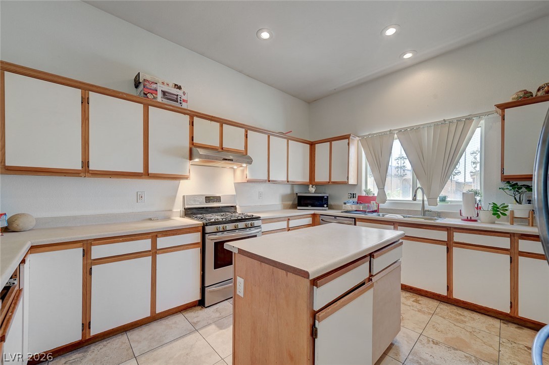 1644 Otto Merida Avenue Property Photo 4