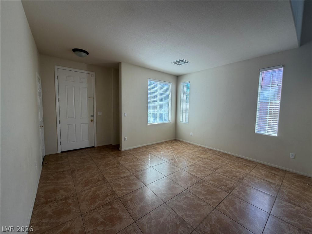 2307 Summer Home Street Property Photo 3