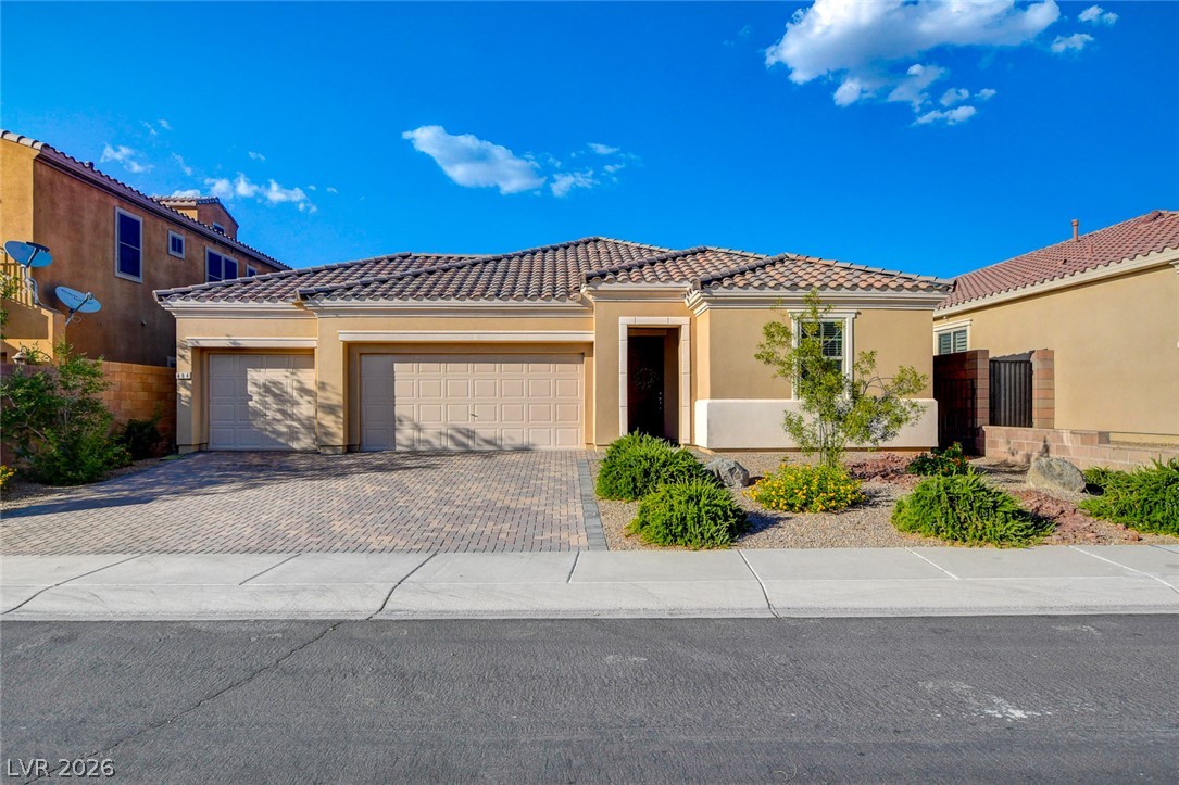 484 Punto Vallata Drive Property Photo 4
