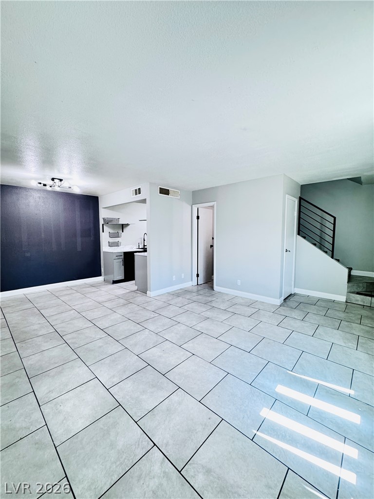 3671 Villa Knolls East Drive Property Photo 3