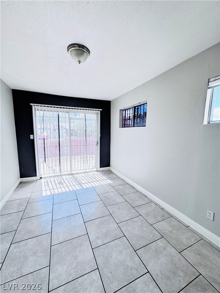 3671 Villa Knolls East Drive Property Photo 13