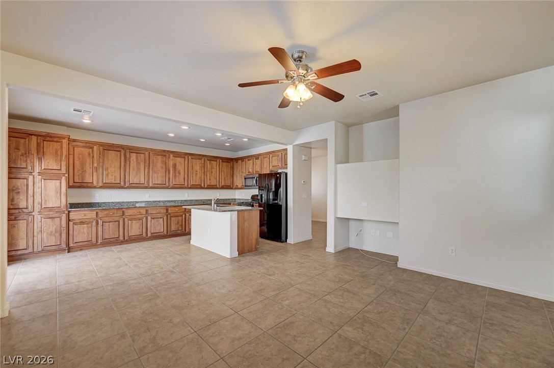 8148 Sandy Slope Court Property Photo 9