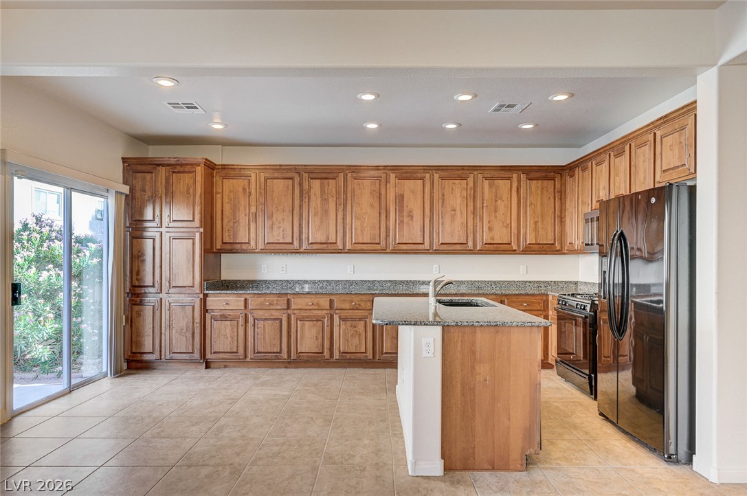 8148 Sandy Slope Court Property Photo 12