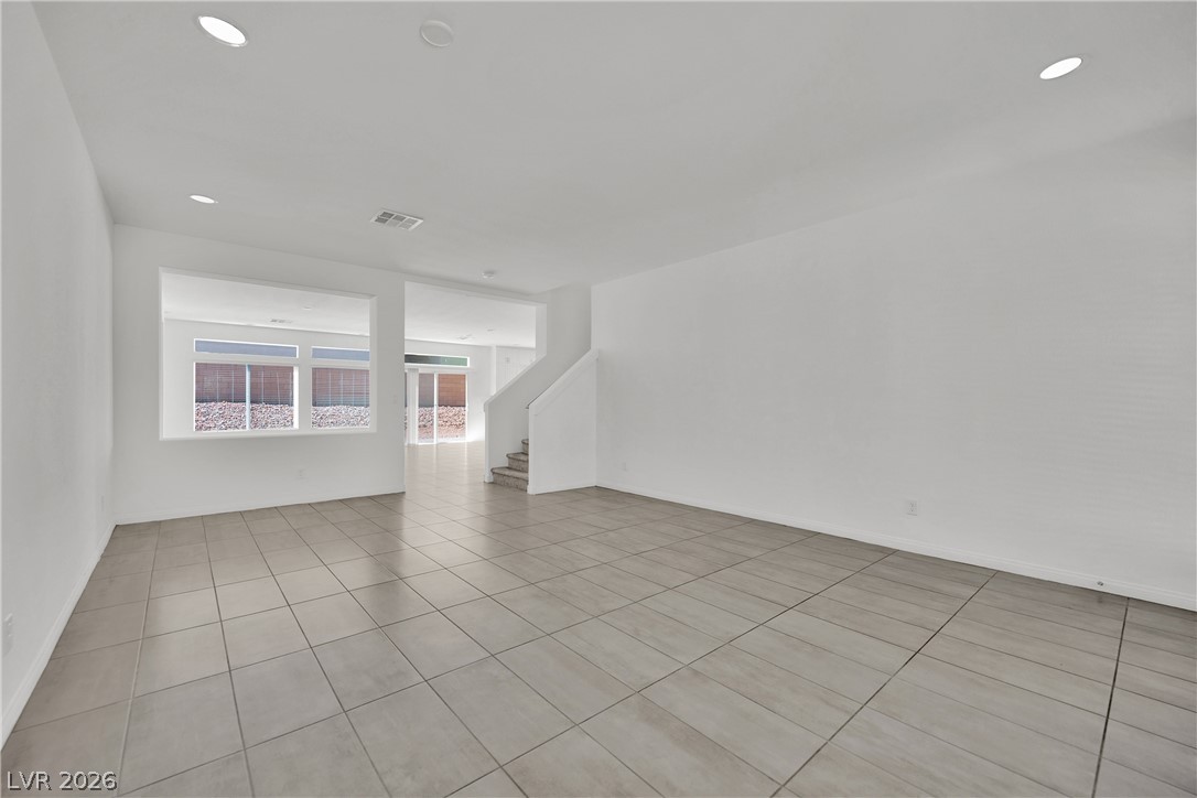 9747 Hawk Crest Street Property Photo 5