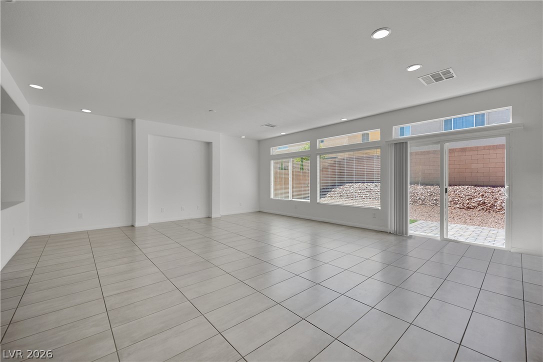 9747 Hawk Crest Street Property Photo 7