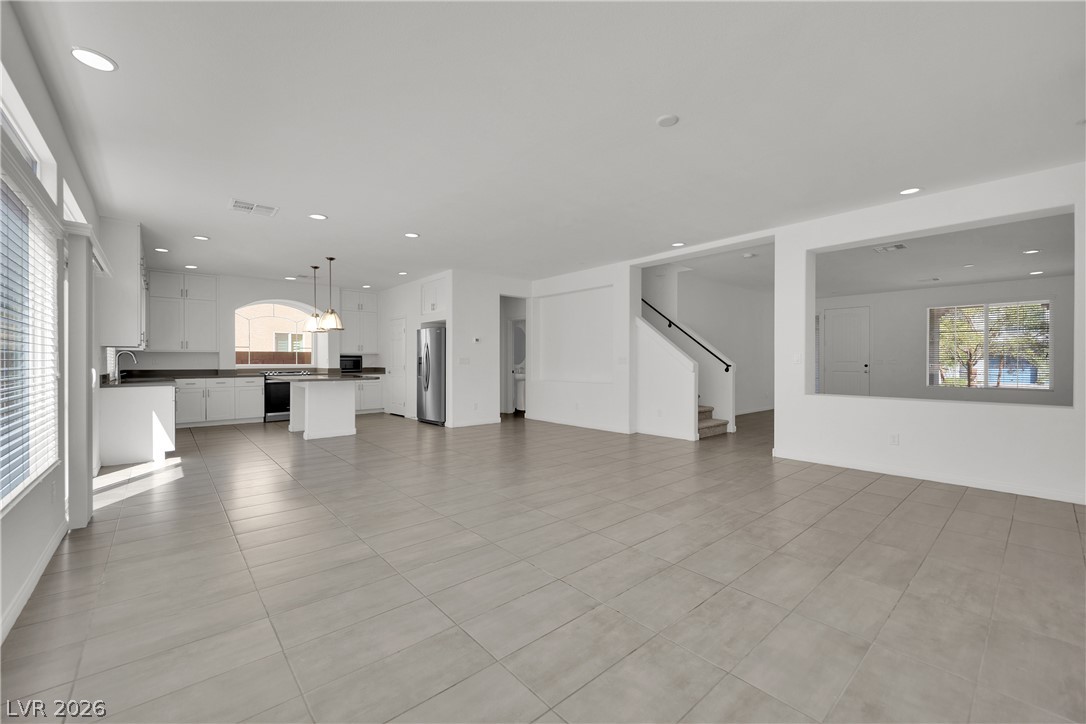 9747 Hawk Crest Street Property Photo 8