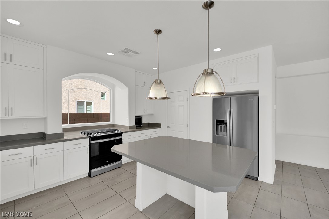 9747 Hawk Crest Street Property Photo 13