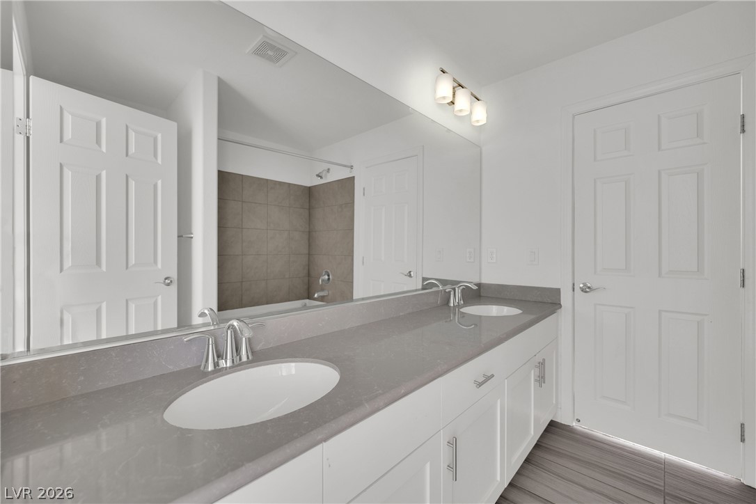 9747 Hawk Crest Street Property Photo 21