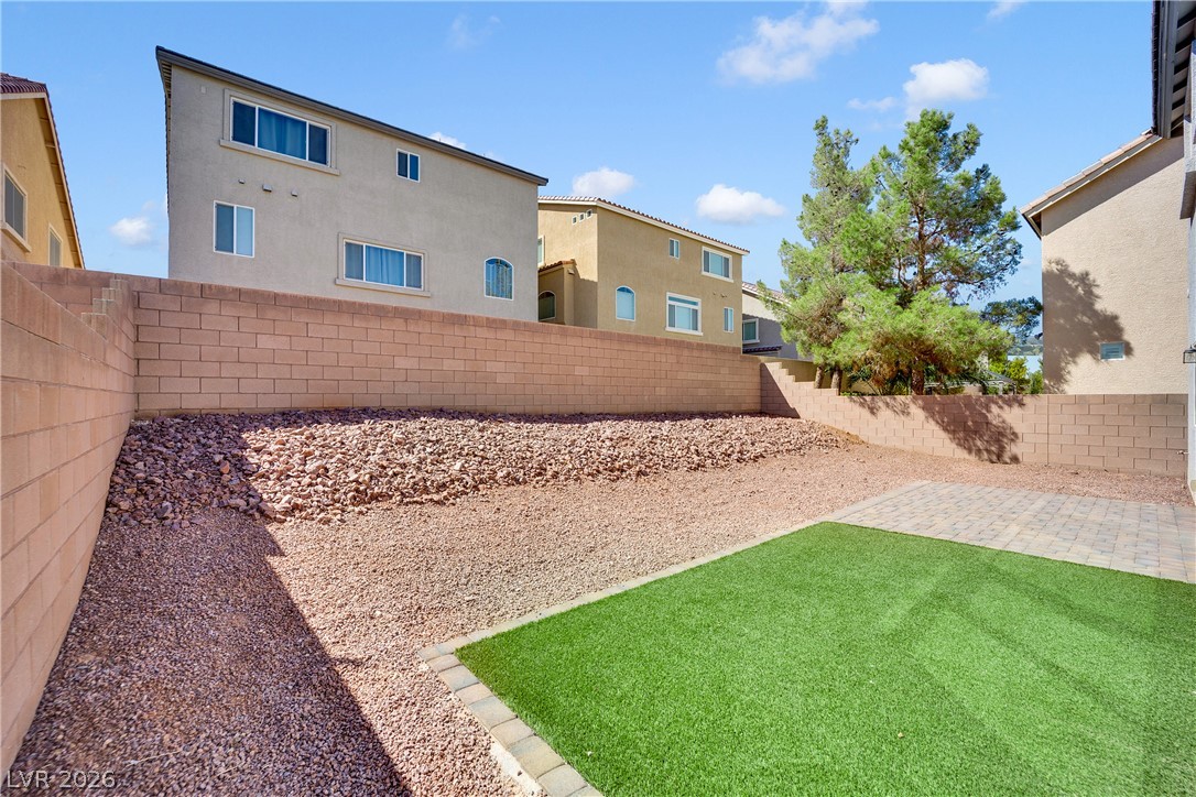 9747 Hawk Crest Street Property Photo 40