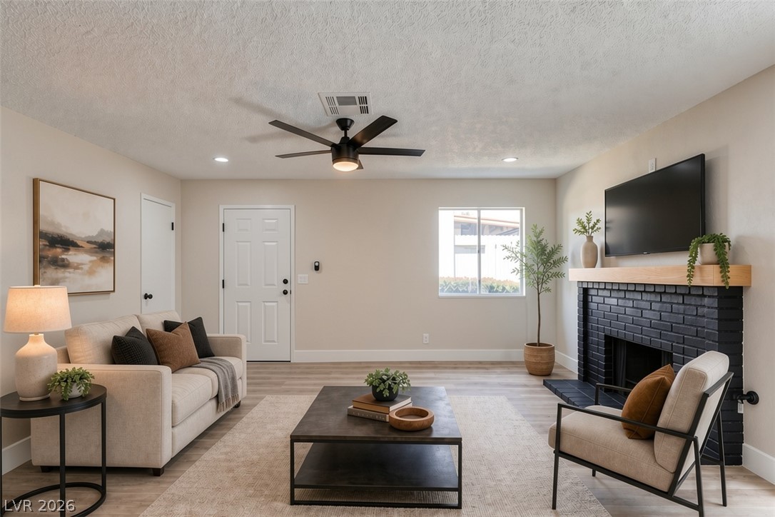 3638 Villa Knolls East Drive Property Photo 1