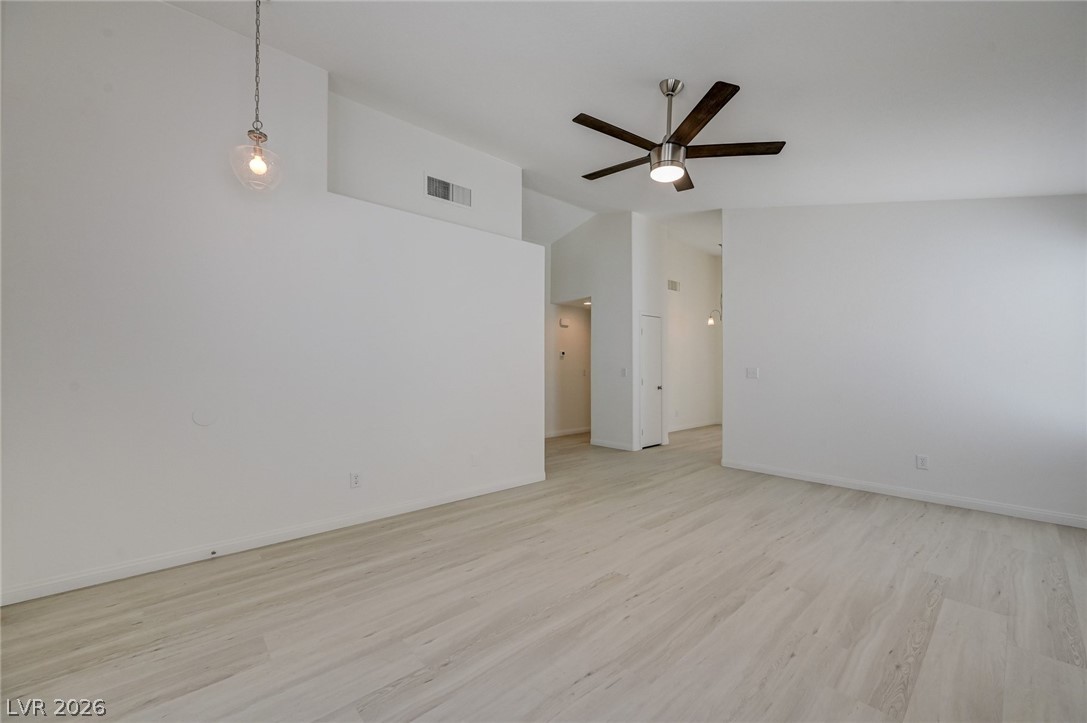 7313 Silver Ridge Drive Property Photo 6