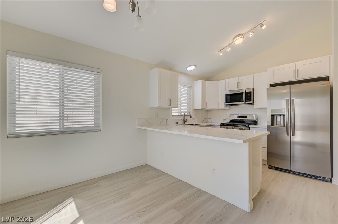 7313 Silver Ridge Drive Property Photo 12