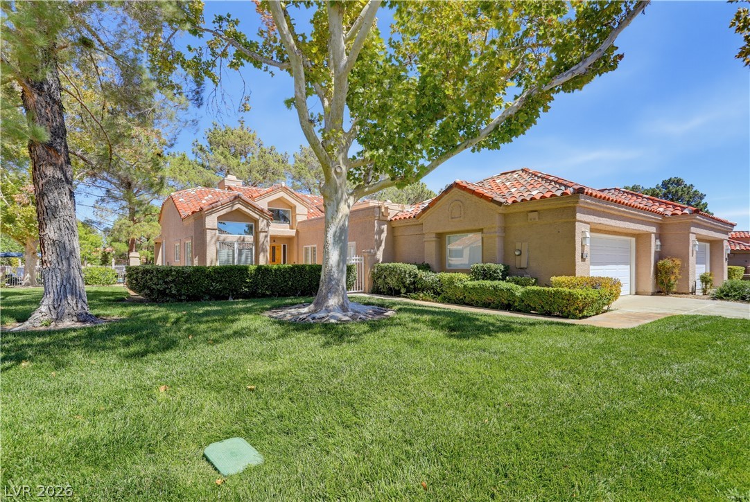 8166 Round Hills Circle Property Photo 2