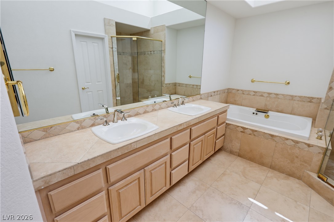 8166 Round Hills Circle Property Photo 19
