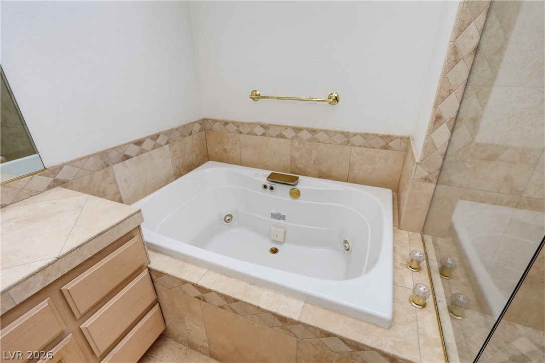 8166 Round Hills Circle Property Photo 20