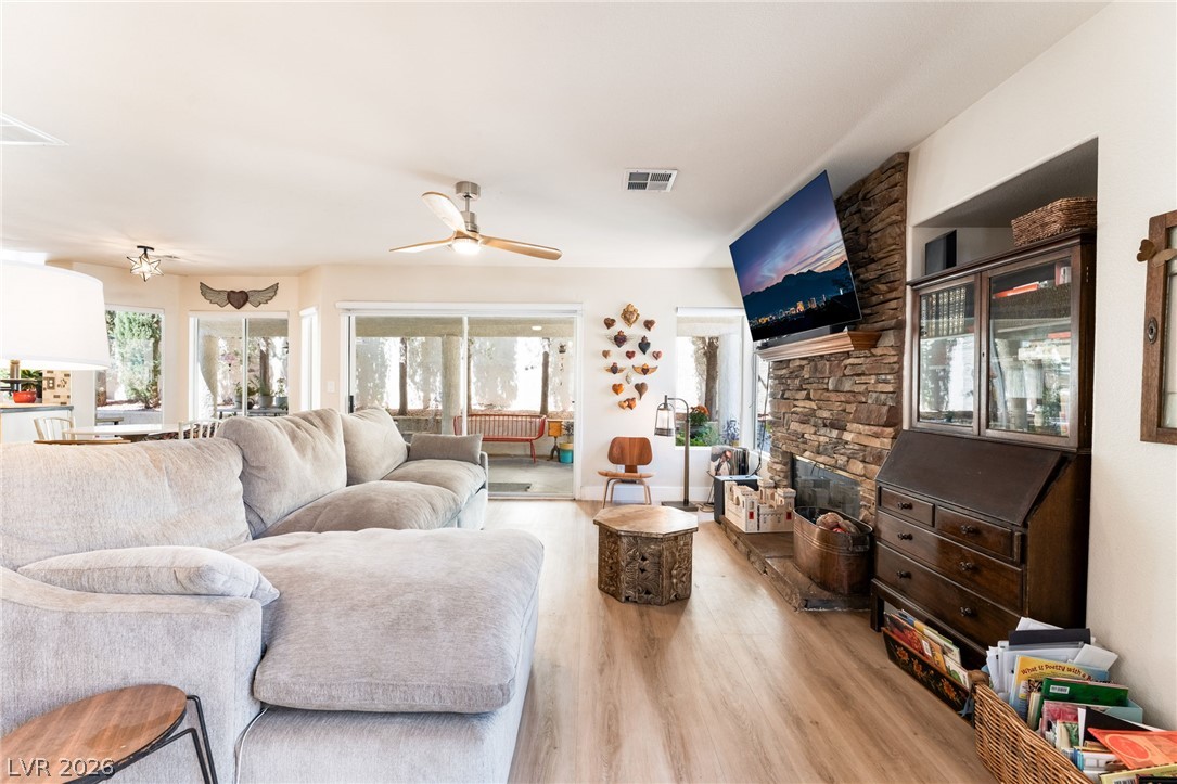 2421 Ivy Garden Court Property Photo 13