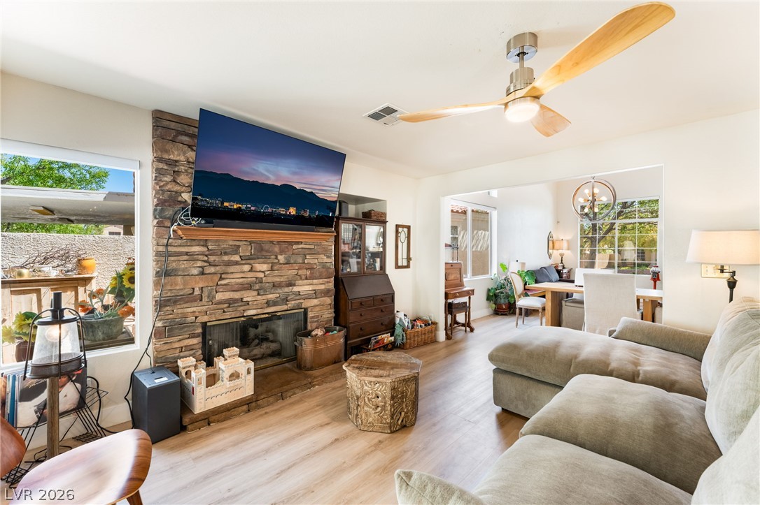 2421 Ivy Garden Court Property Photo 17