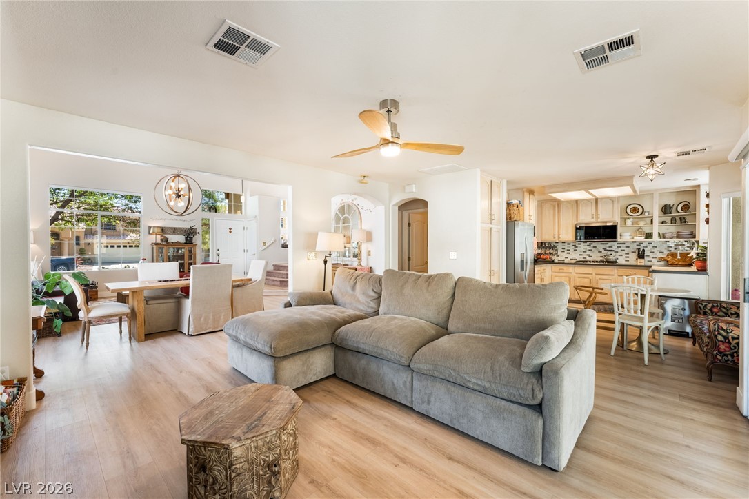 2421 Ivy Garden Court Property Photo 18