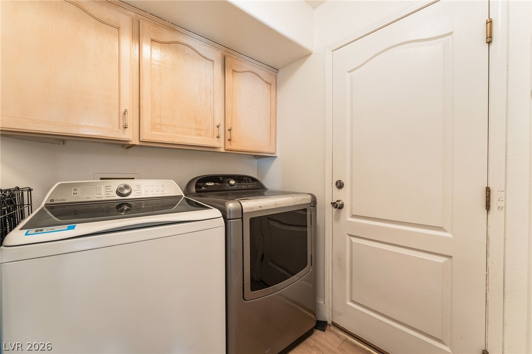 2421 Ivy Garden Court Property Photo 24