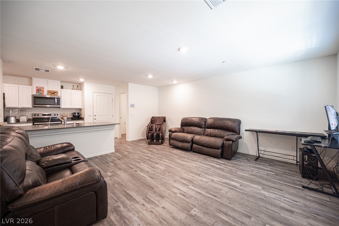 6144 Musas Garden Street Property Photo 8