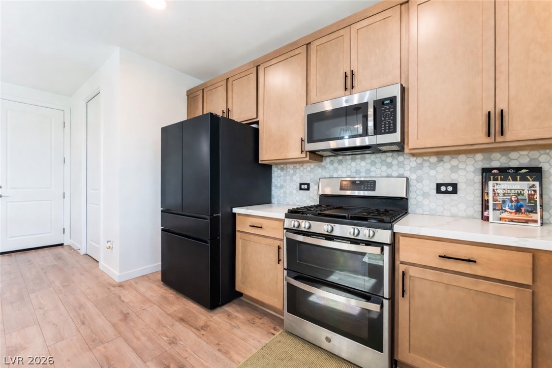 1305 Crimson Sunbird Avenue Property Photo 14