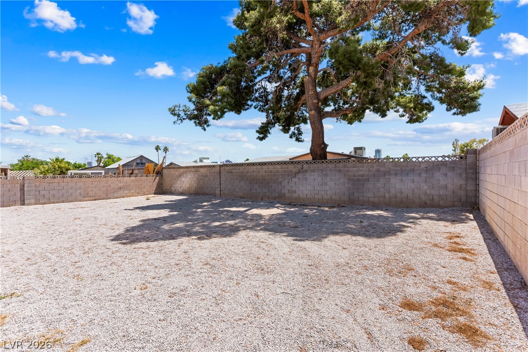 4545 West Desert Inn Road Property Photo 4