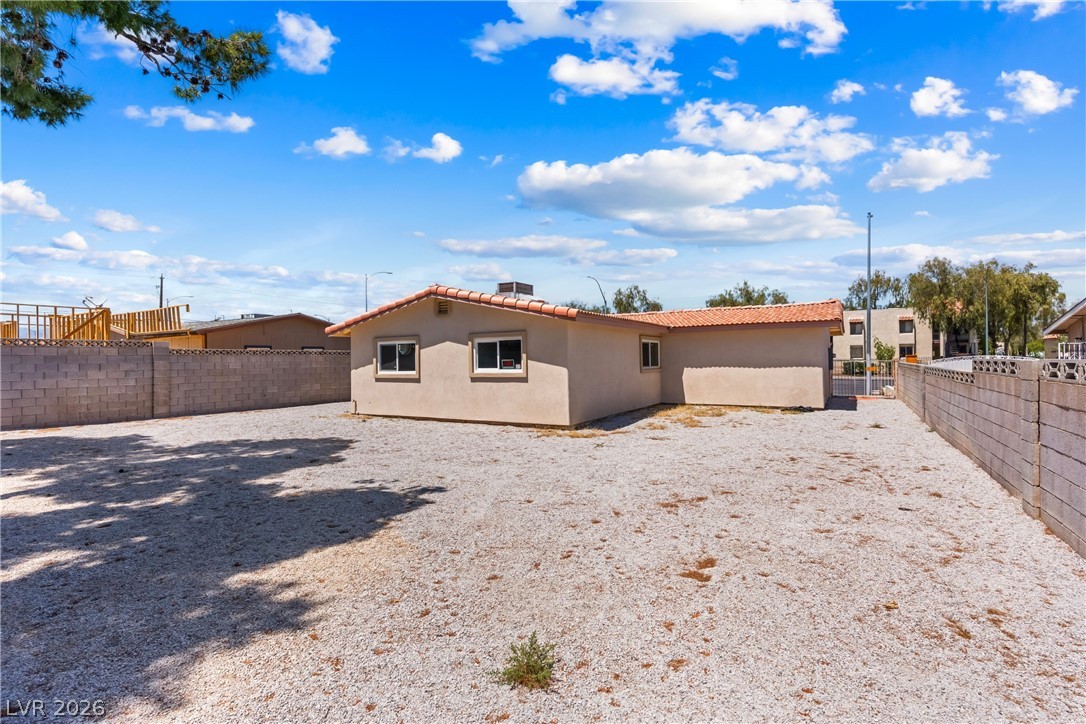 4545 West Desert Inn Road Property Photo 5