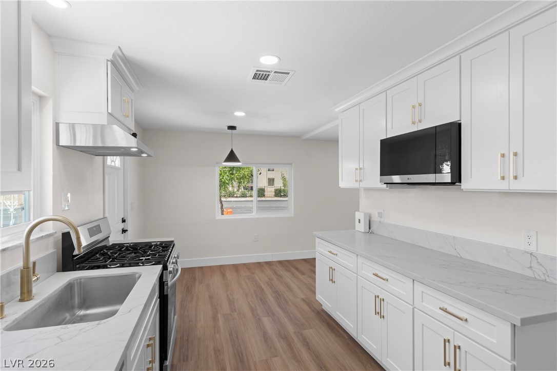 4545 West Desert Inn Road Property Photo 13