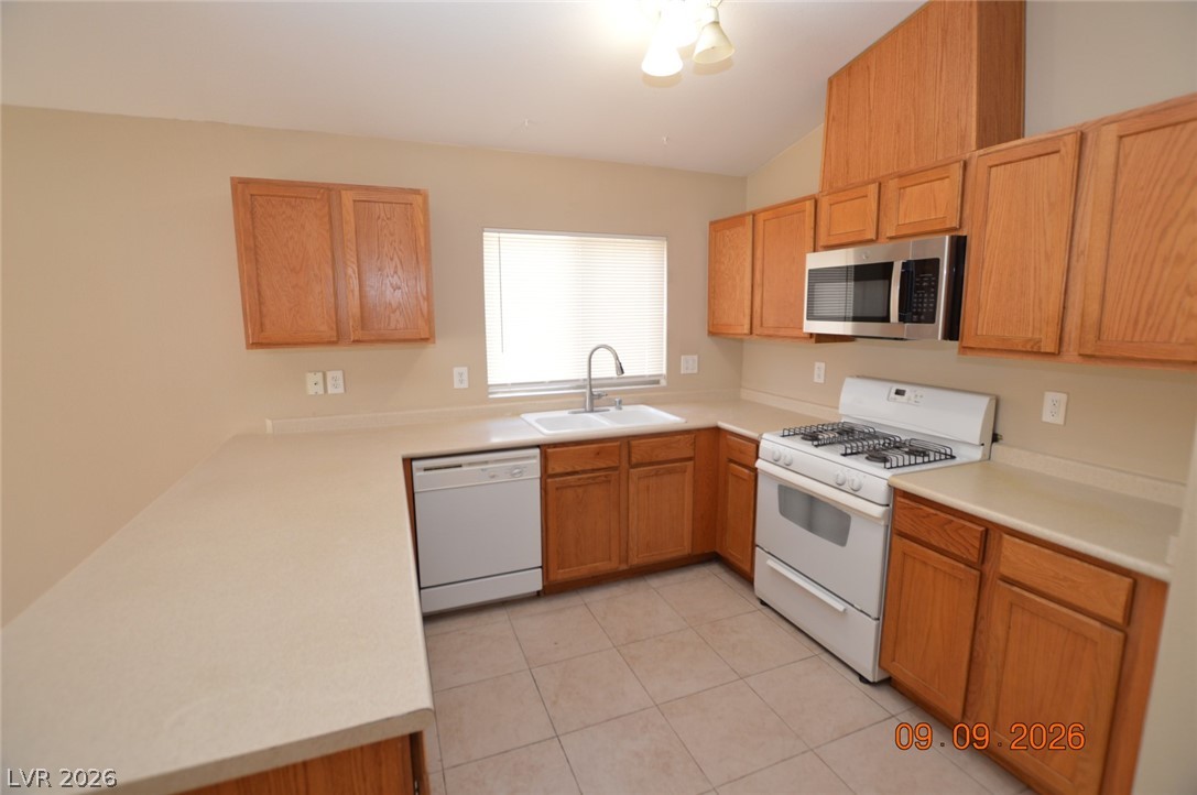 6485 Abbeville River Court Property Photo 9