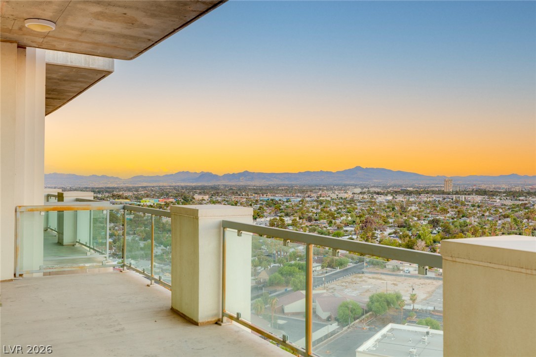 900 South Las Vegas Boulevard 1505 Property Photo 56