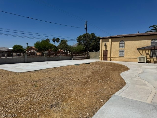 8740 West Hammer Lane Property Photo 14