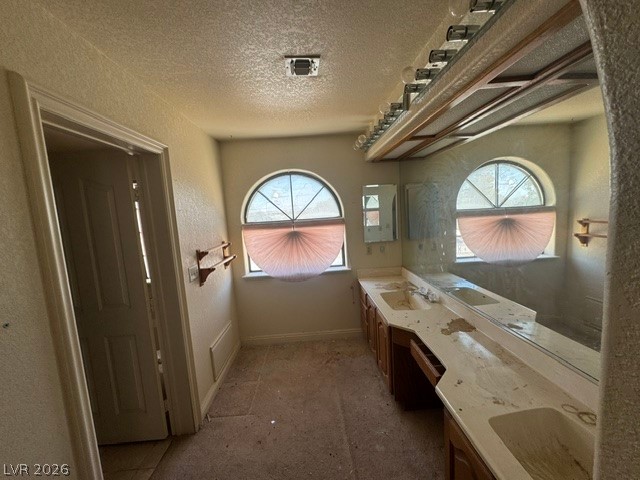 8740 West Hammer Lane Property Photo 16