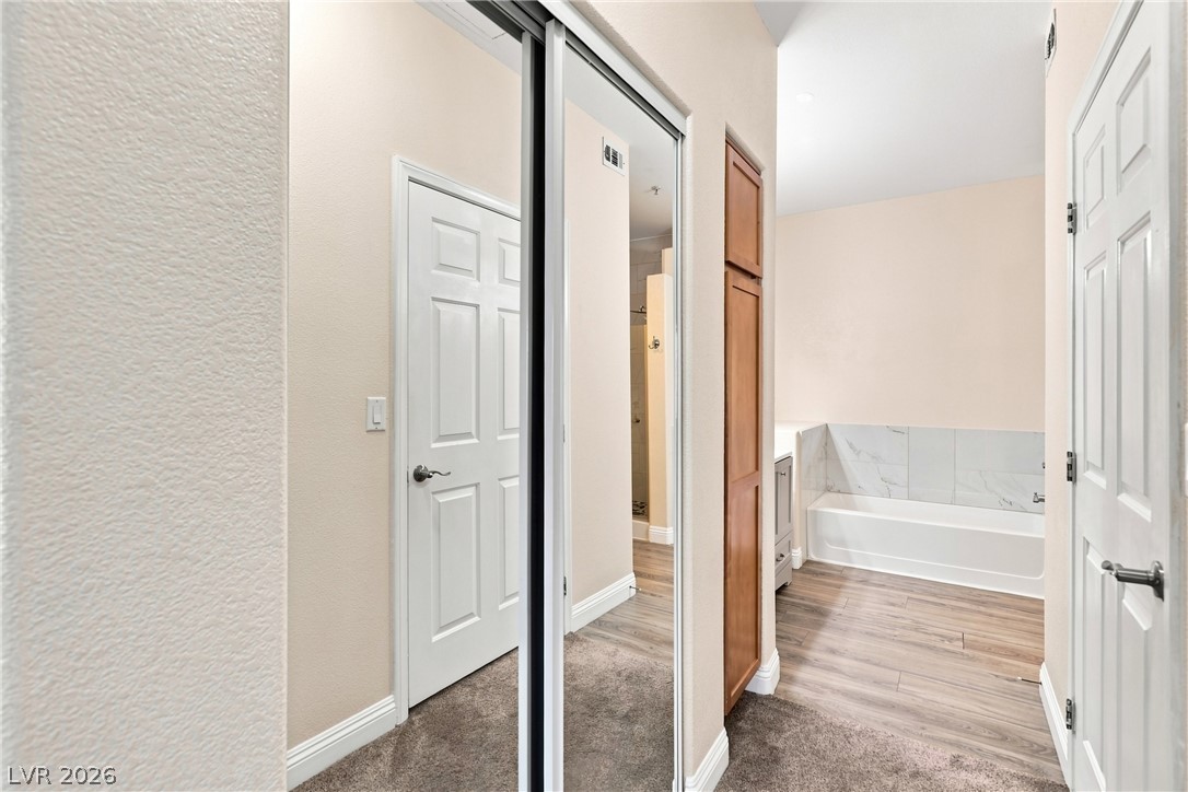 2291 West Horizon Ridge Parkway 9249 Property Photo 11