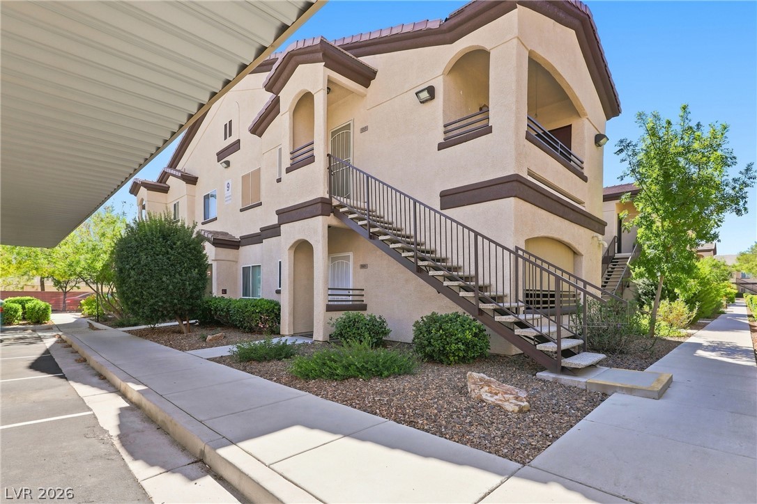 2291 West Horizon Ridge Parkway 9249 Property Photo 21