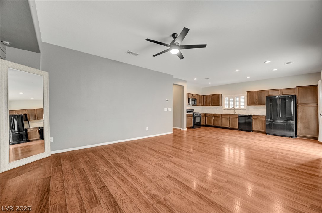 10608 Derby Peak Lane Property Photo 11
