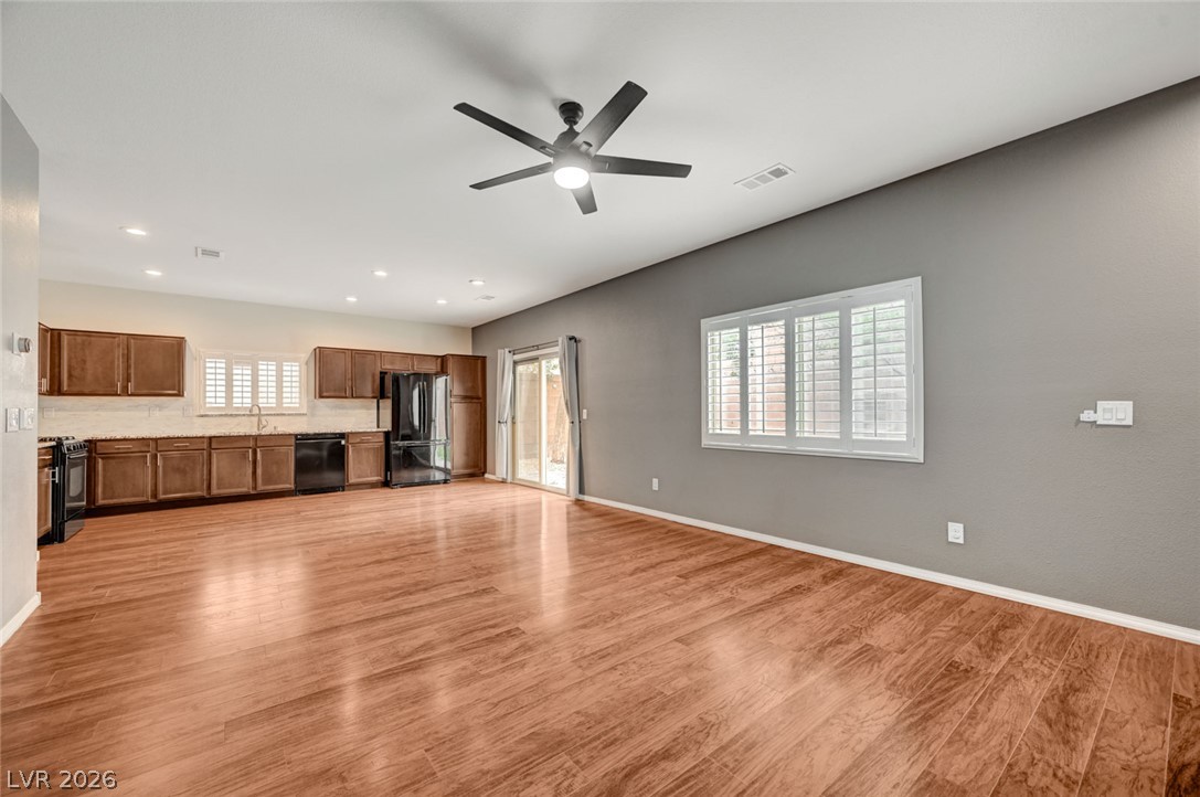 10608 Derby Peak Lane Property Photo 12