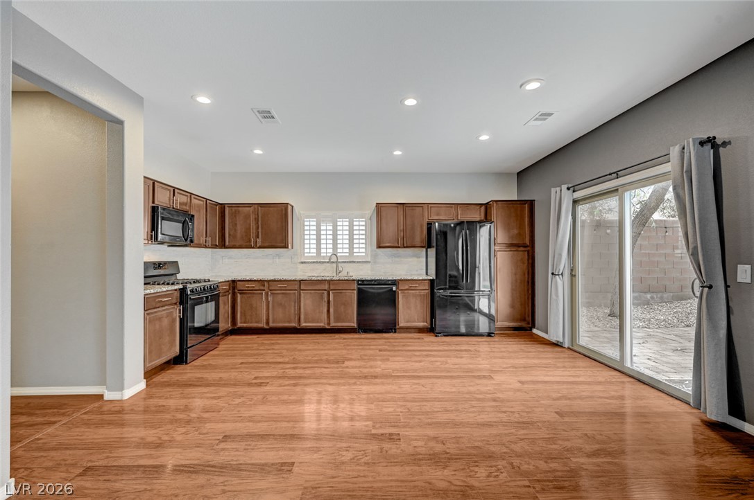 10608 Derby Peak Lane Property Photo 14