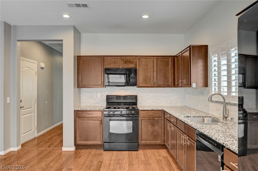 10608 Derby Peak Lane Property Photo 18