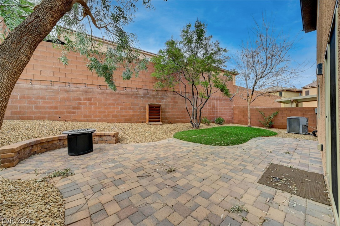 10608 Derby Peak Lane Property Photo 45
