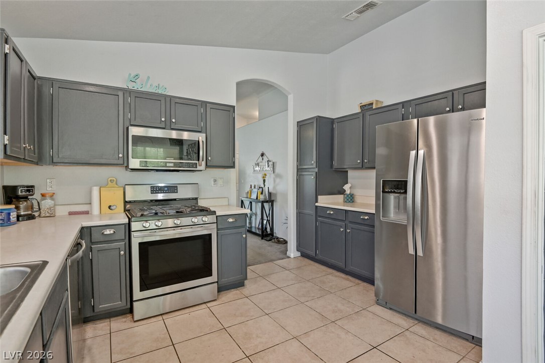 8128 West Gilmore Avenue Property Photo 10