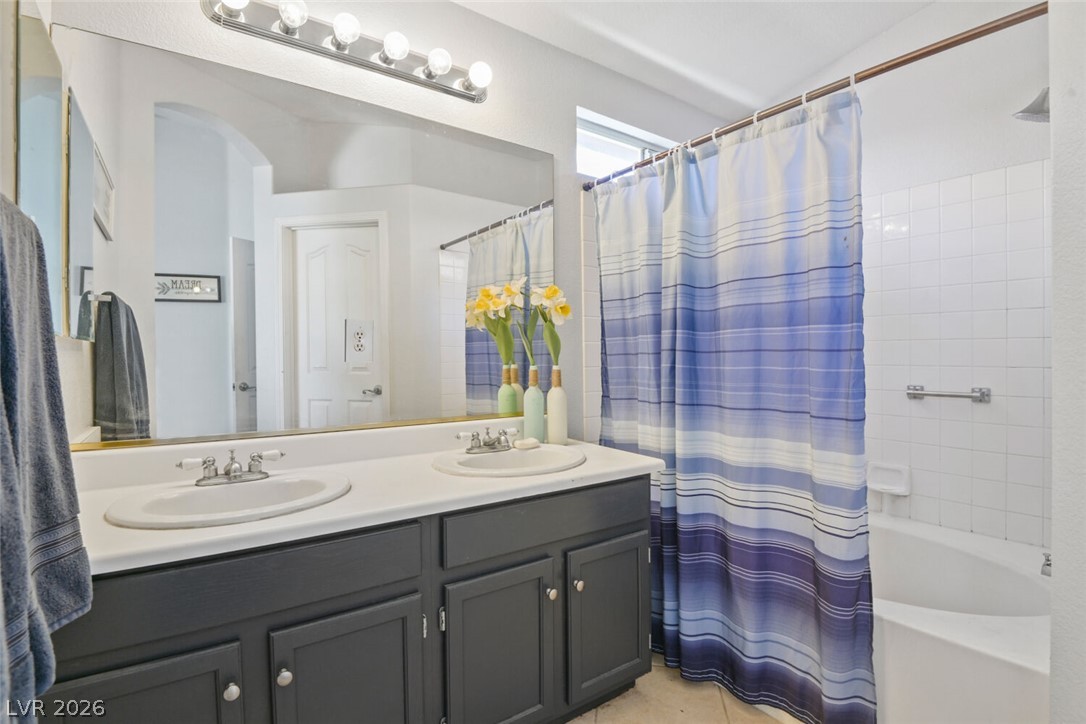 8128 West Gilmore Avenue Property Photo 17