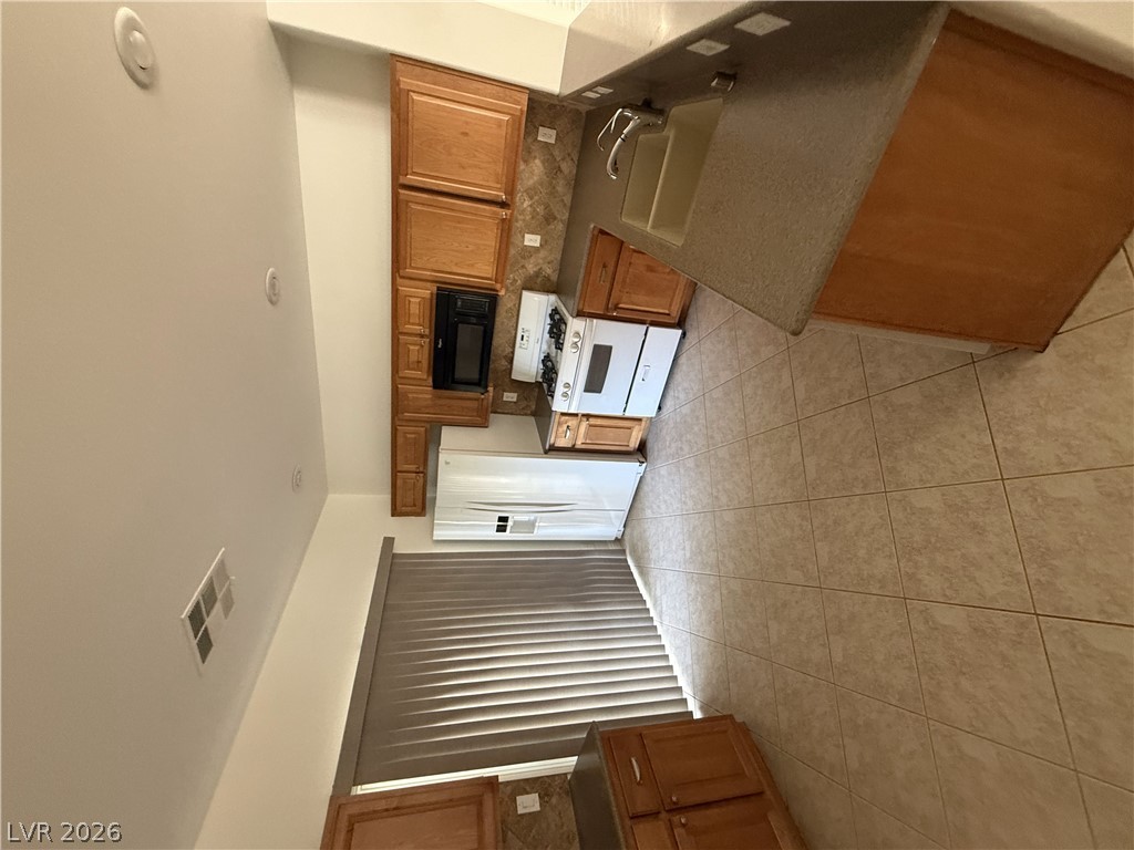 1740 Dark Wolf Avenue Property Photo 7