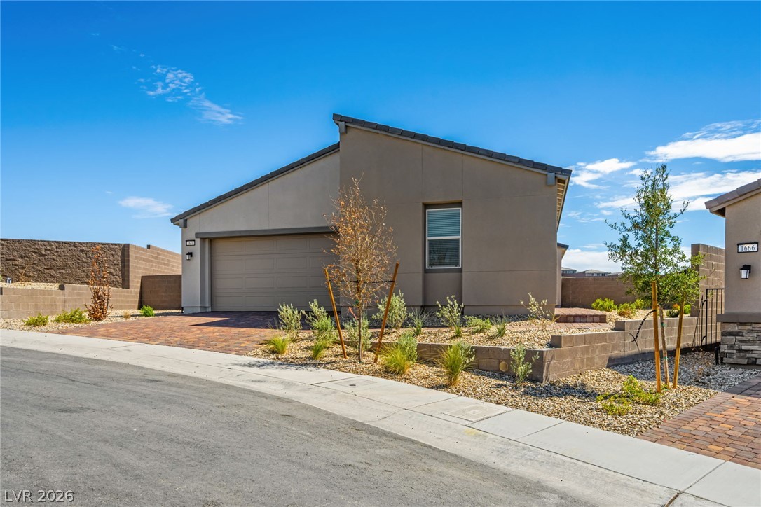 1670 Capri Falls Court Property Photo 2