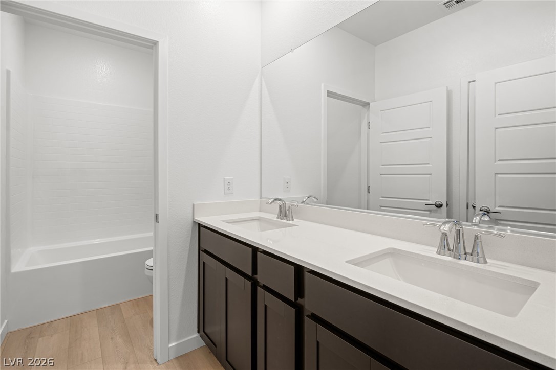 1670 Capri Falls Court Property Photo 15